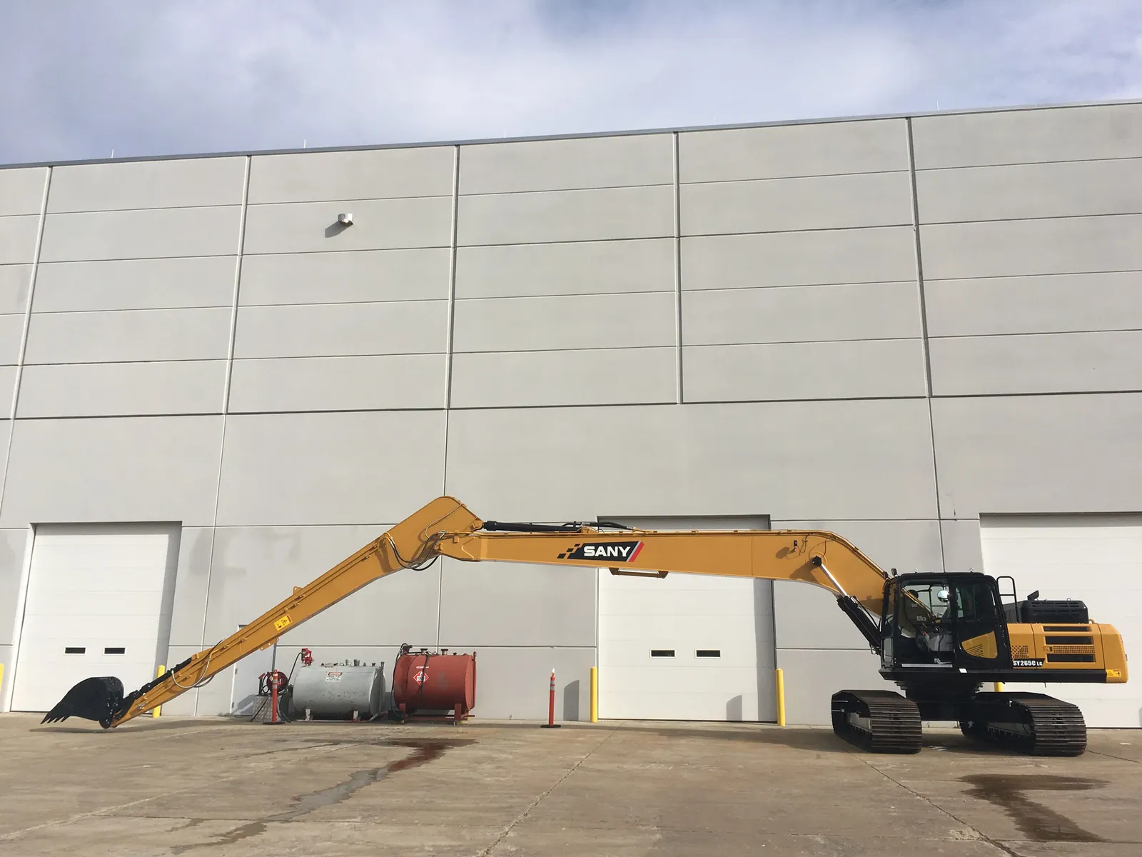 Excavadora SANY SY265CLR